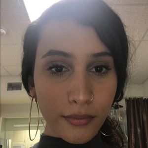 Meet your Posher, Jade